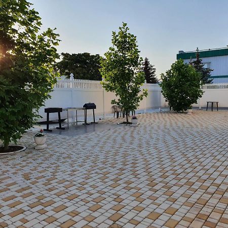 Hotel Aleksandriya Tschornomorske Exterior foto
