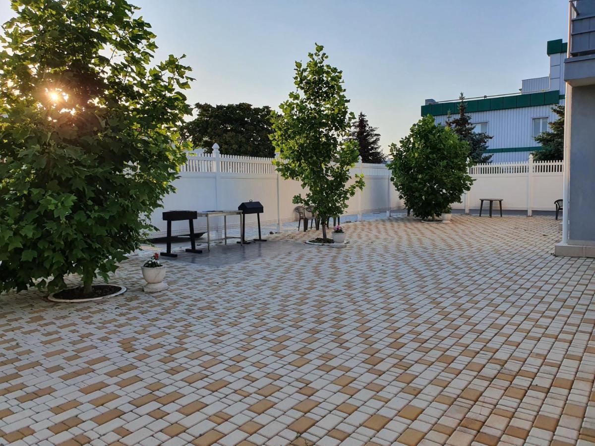 Hotel Aleksandriya Tschornomorske Exterior foto