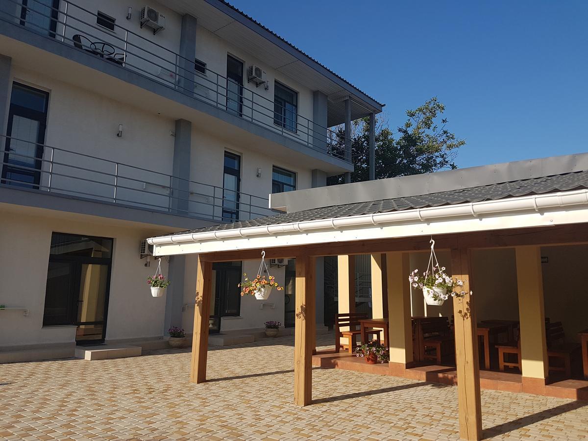 Hotel Aleksandriya Tschornomorske Exterior foto